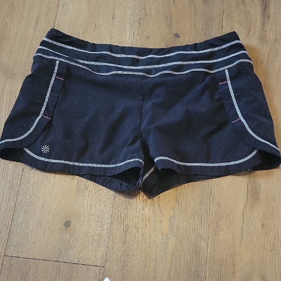 Athleta Black Athletic Shorts Size Large - Picture 1 of 4